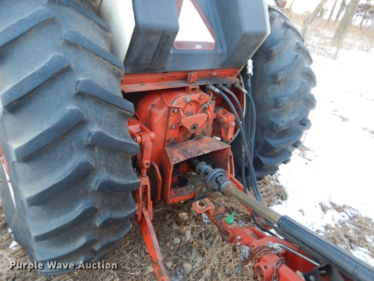 image for item HS9805 1977 Case 1570  tractor