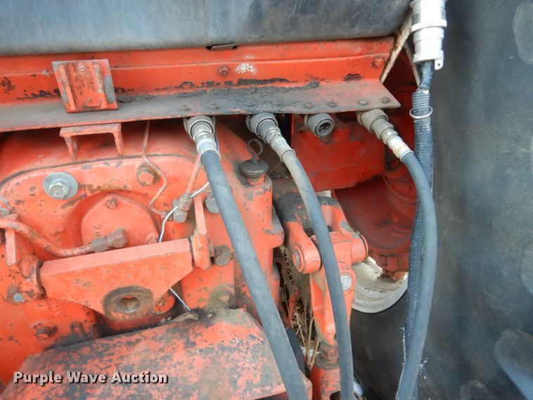 image for item HS9805 1977 Case 1570  tractor