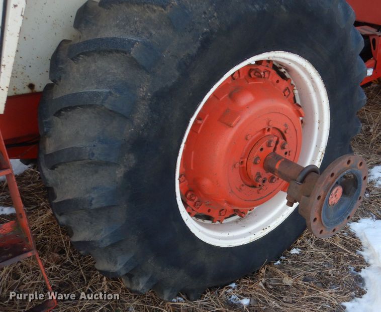 image for item HS9805 1977 Case 1570  tractor