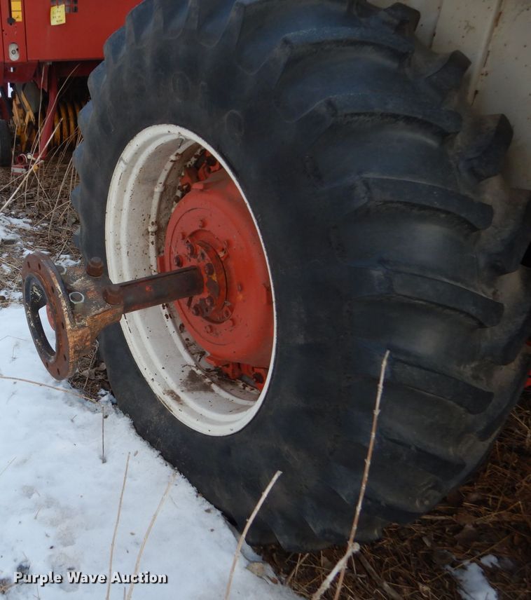 image for item HS9805 1977 Case 1570  tractor