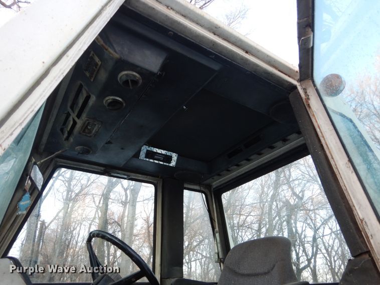 image for item HS9805 1977 Case 1570  tractor