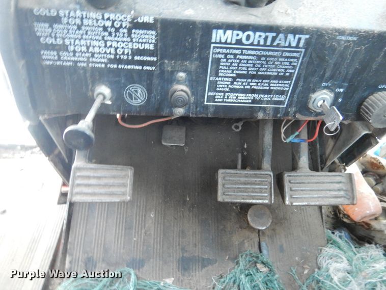 image for item HS9805 1977 Case 1570  tractor