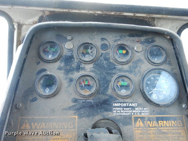 image for item HS9805 1977 Case 1570  tractor