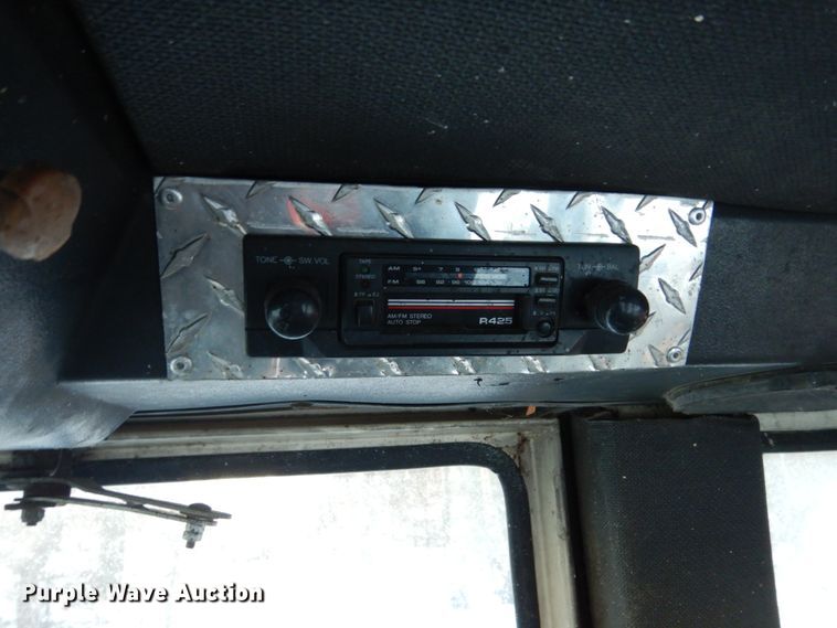 image for item HS9805 1977 Case 1570  tractor