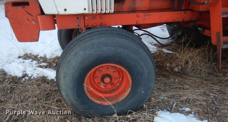 image for item HS9805 1977 Case 1570  tractor