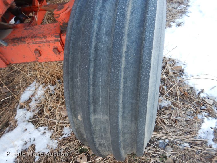 image for item HS9805 1977 Case 1570  tractor