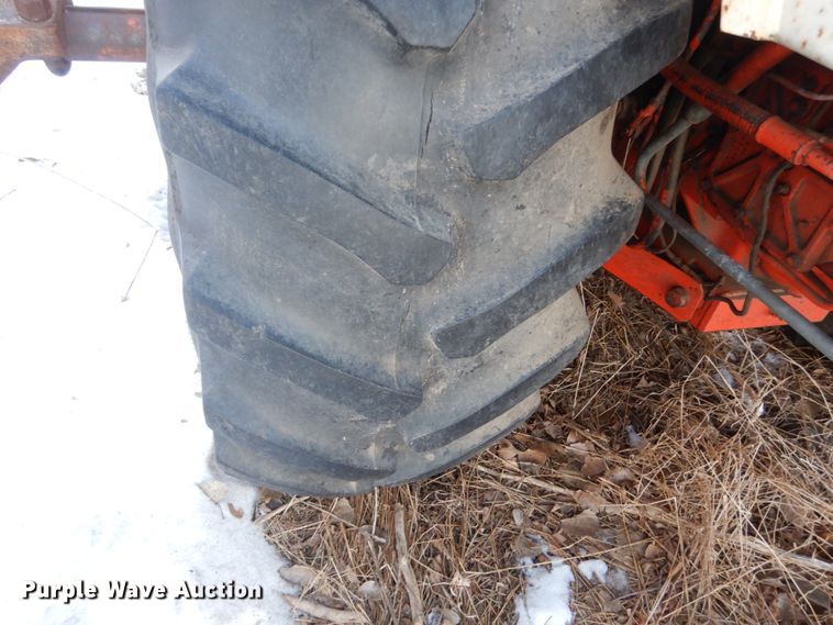 image for item HS9805 1977 Case 1570  tractor