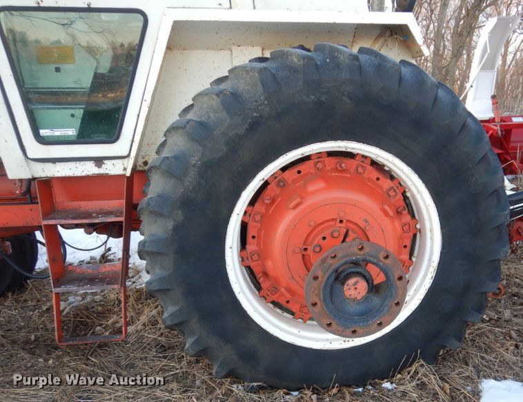 image for item HS9805 1977 Case 1570  tractor