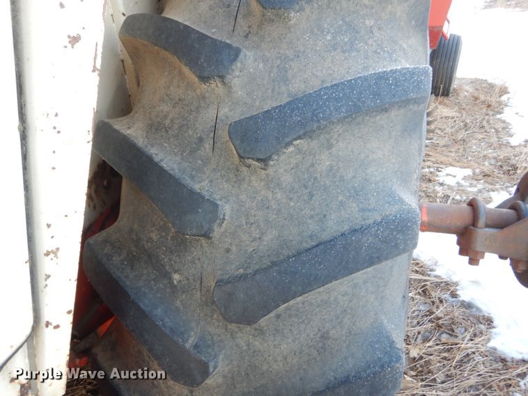 image for item HS9805 1977 Case 1570  tractor