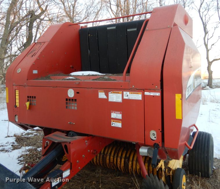 image for item HS9806 2006 New Holland BR780A  round baler