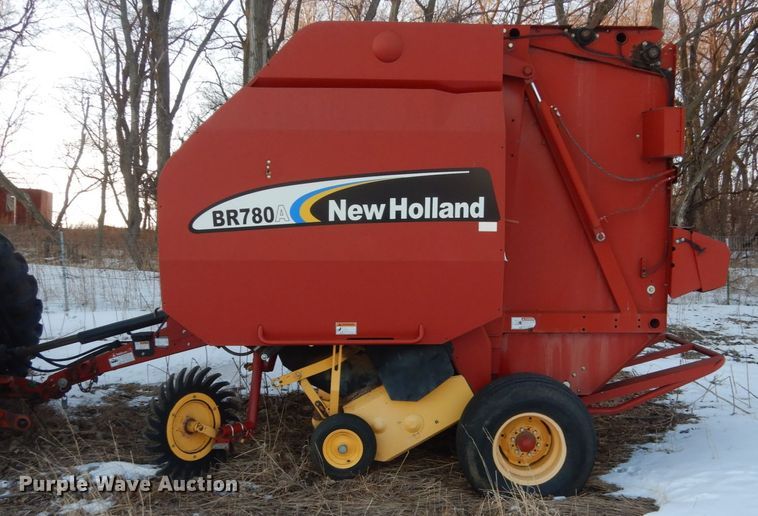 image for item HS9806 2006 New Holland BR780A  round baler