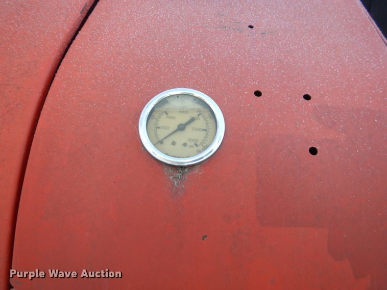 image for item HS9806 2006 New Holland BR780A  round baler