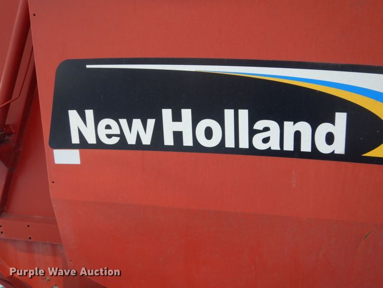 image for item HS9806 2006 New Holland BR780A  round baler