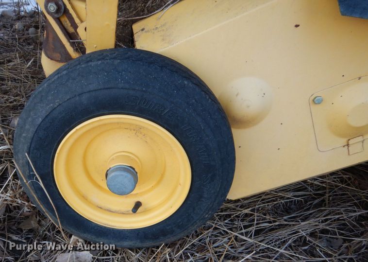 image for item HS9806 2006 New Holland BR780A  round baler