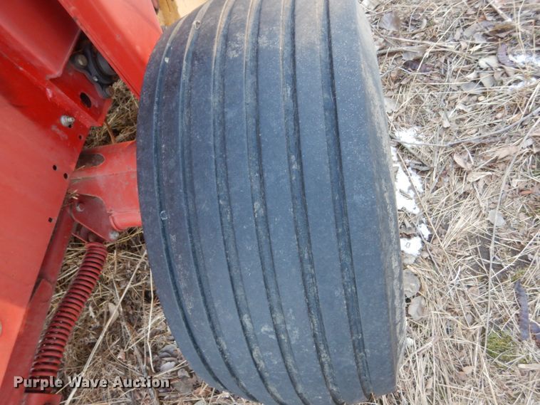 image for item HS9806 2006 New Holland BR780A  round baler