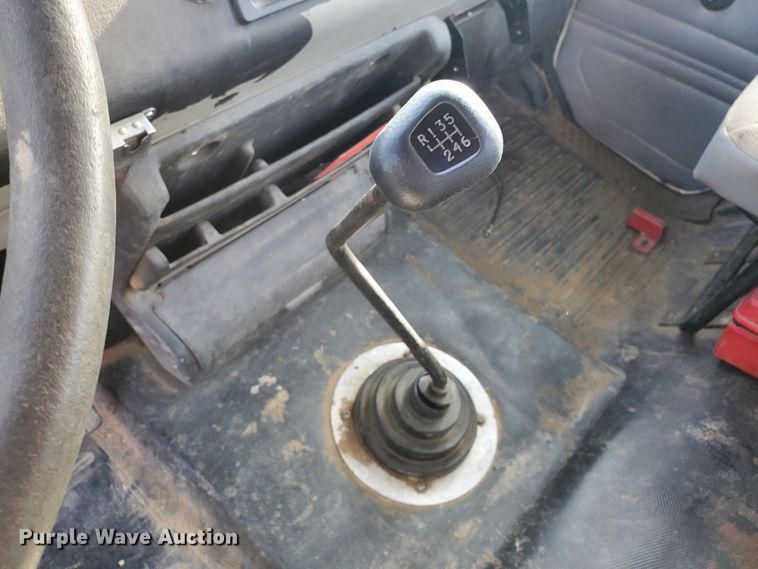 image for item HW9568 2000 Freightliner FL70  grain truck