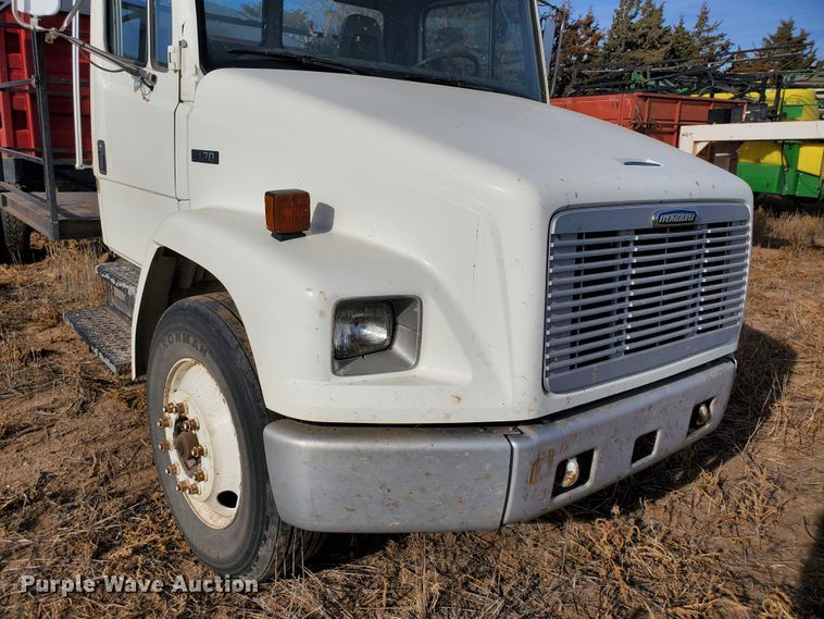 image for item HW9568 2000 Freightliner FL70  grain truck