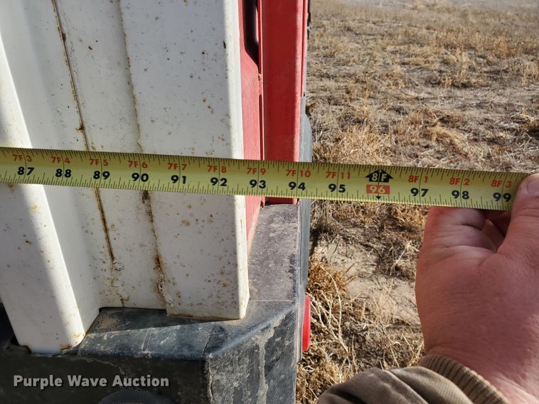 image for item HW9568 2000 Freightliner FL70  grain truck