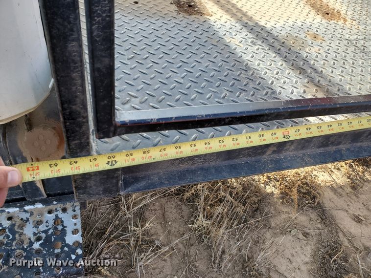 image for item HW9568 2000 Freightliner FL70  grain truck