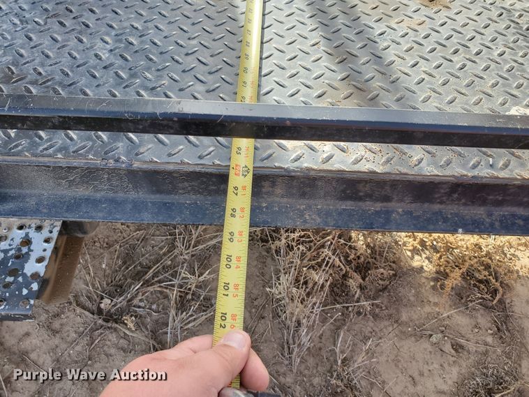 image for item HW9568 2000 Freightliner FL70  grain truck