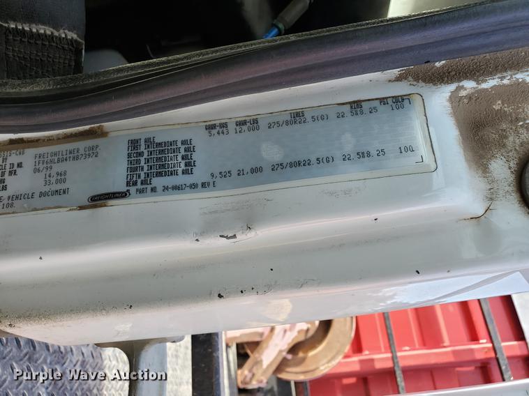 image for item HW9568 2000 Freightliner FL70  grain truck