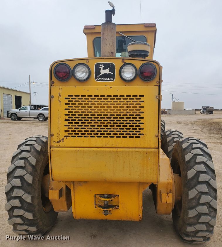 image for item HW9609 1979 John Deere 772A  motor grader