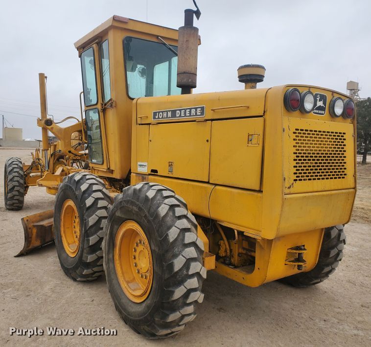 image for item HW9609 1979 John Deere 772A  motor grader