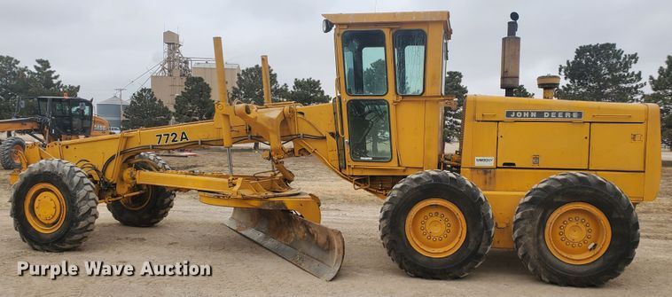 image for item HW9609 1979 John Deere 772A  motor grader
