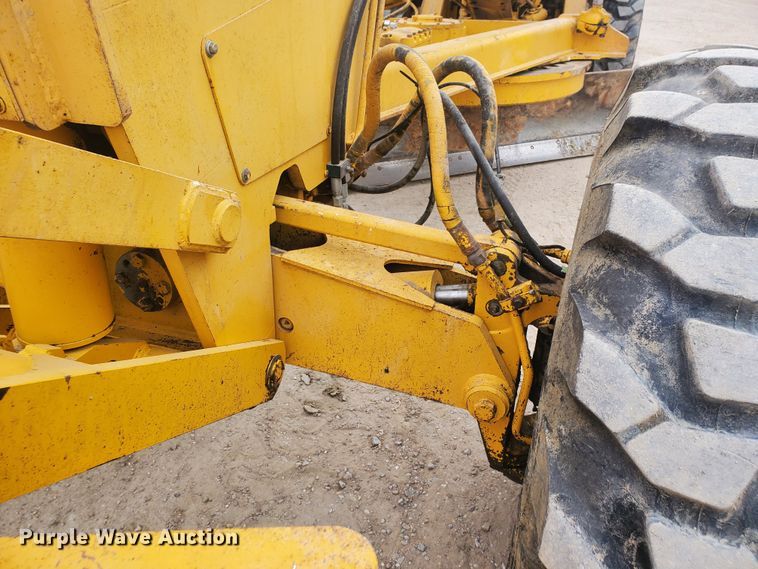 image for item HW9609 1979 John Deere 772A  motor grader