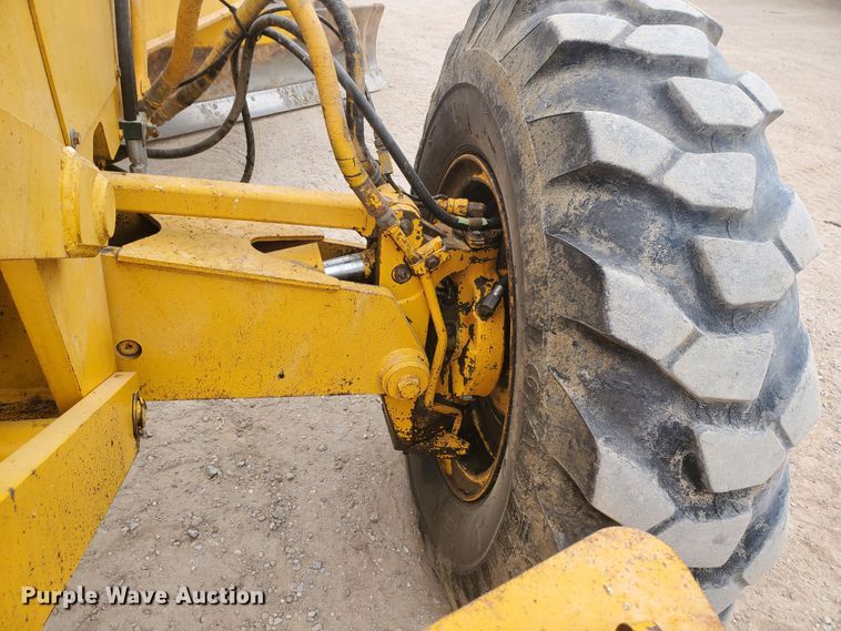 image for item HW9609 1979 John Deere 772A  motor grader