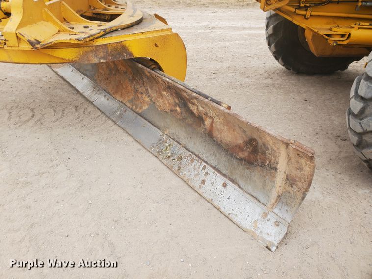 image for item HW9609 1979 John Deere 772A  motor grader