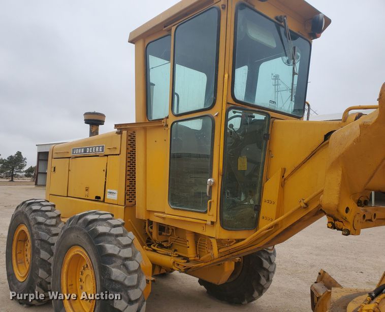 image for item HW9609 1979 John Deere 772A  motor grader