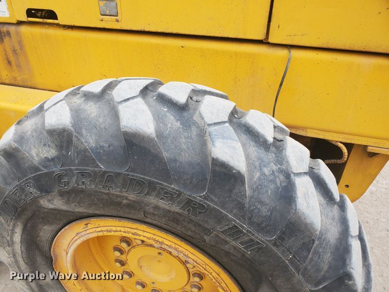 image for item HW9609 1979 John Deere 772A  motor grader