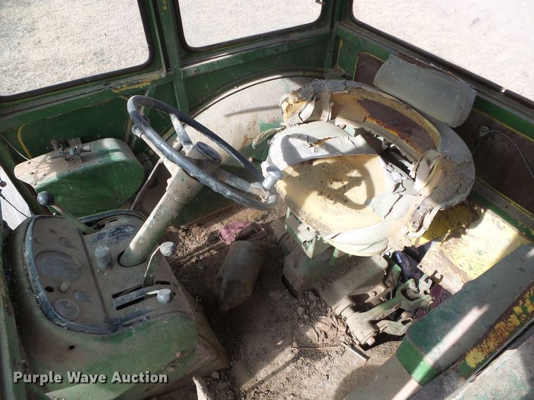 image for item HW9619 John Deere 3020  tractor