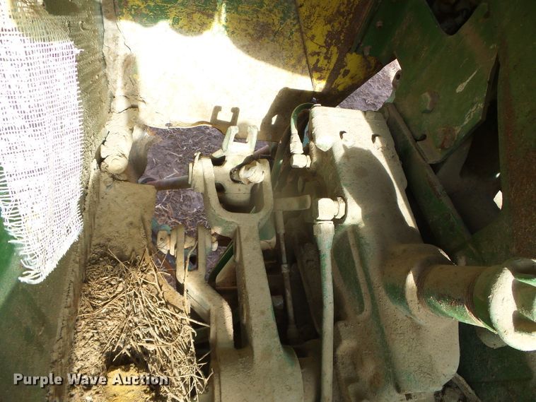 image for item HW9619 John Deere 3020  tractor