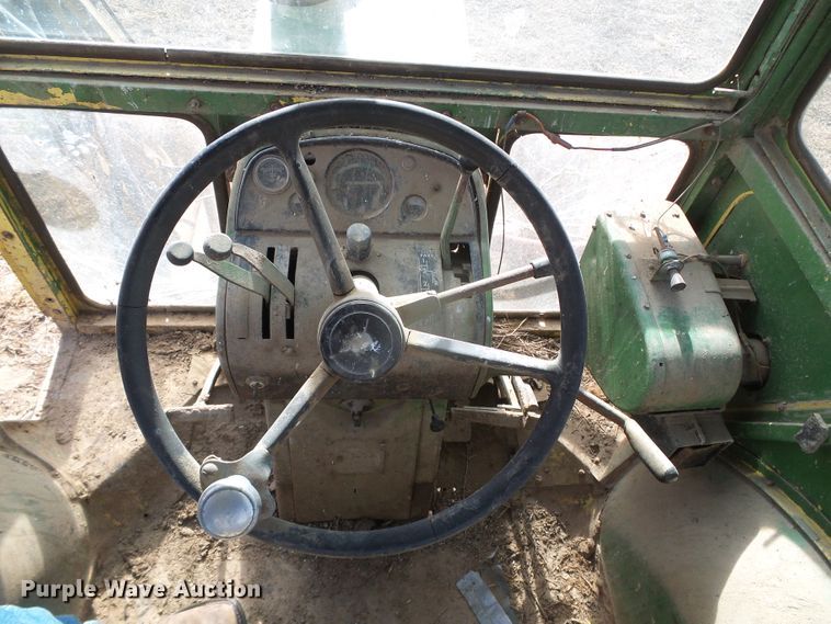 image for item HW9619 John Deere 3020  tractor