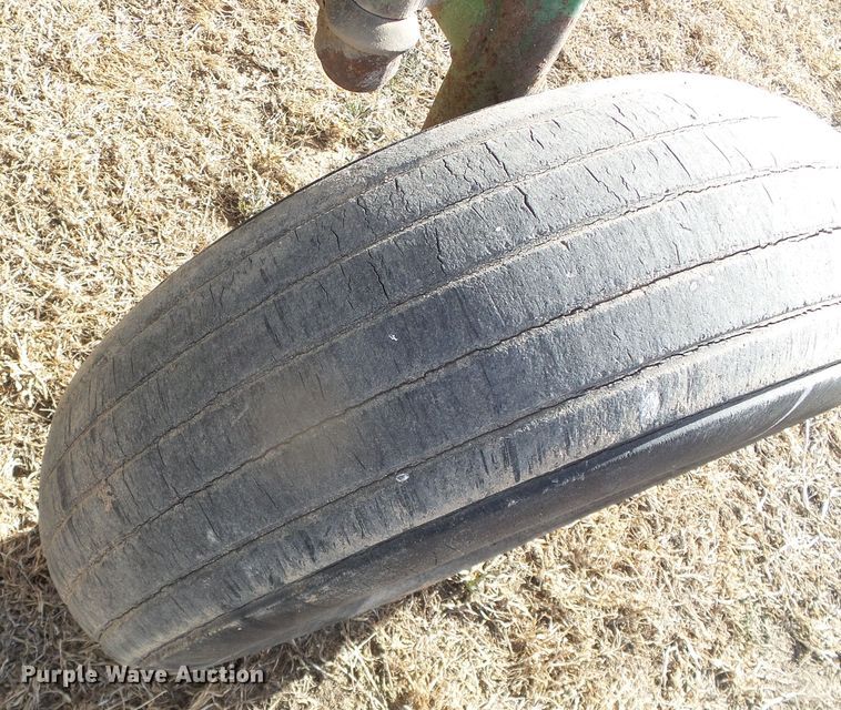 image for item HW9619 John Deere 3020  tractor