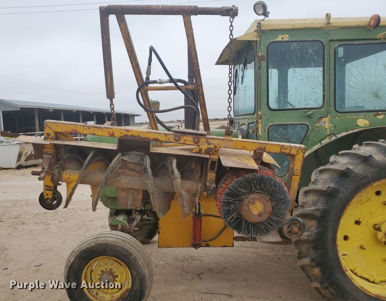 image for item HW9619 John Deere 3020  tractor