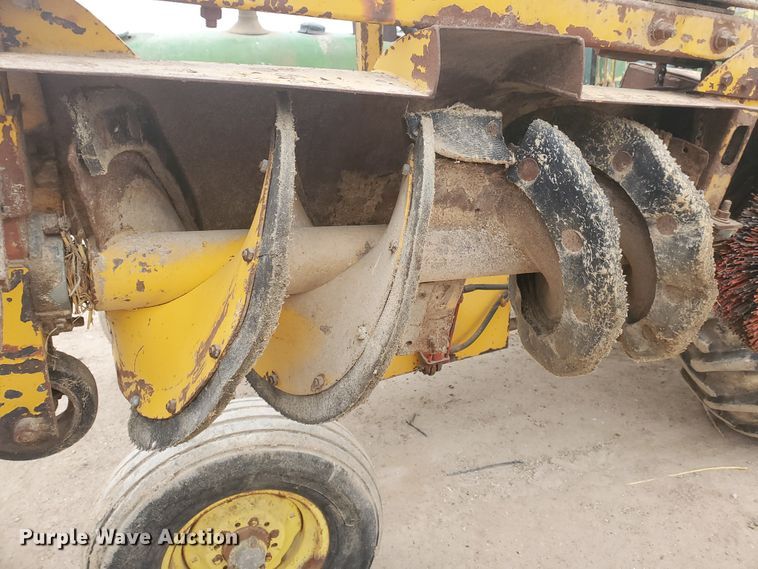 image for item HW9619 John Deere 3020  tractor