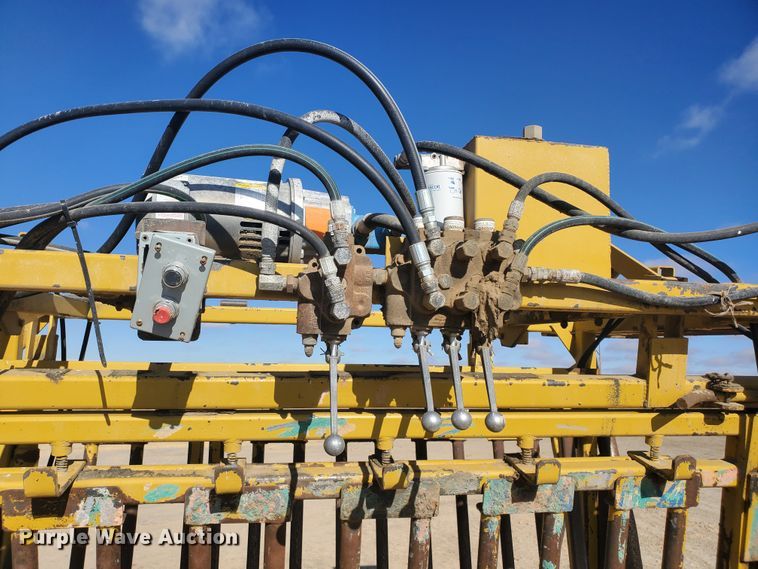 image for item HW9621 Flying W livestock squeeze chute