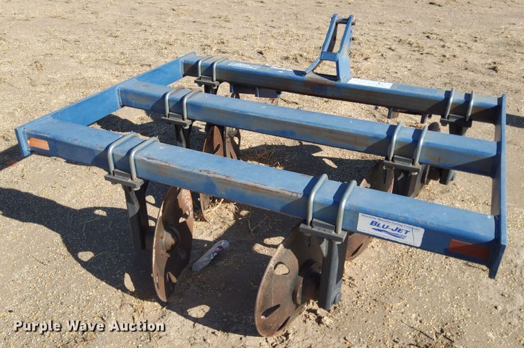 image for item HW9627 Blu-Jet TrackMaster track closer