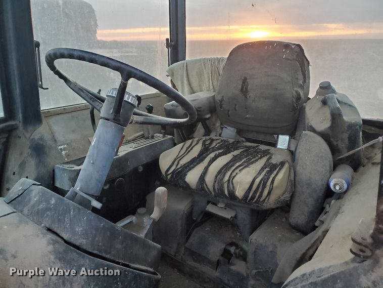 image for item HW9633 1976 John Deere 4630  tractor