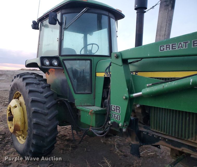 image for item HW9633 1976 John Deere 4630  tractor