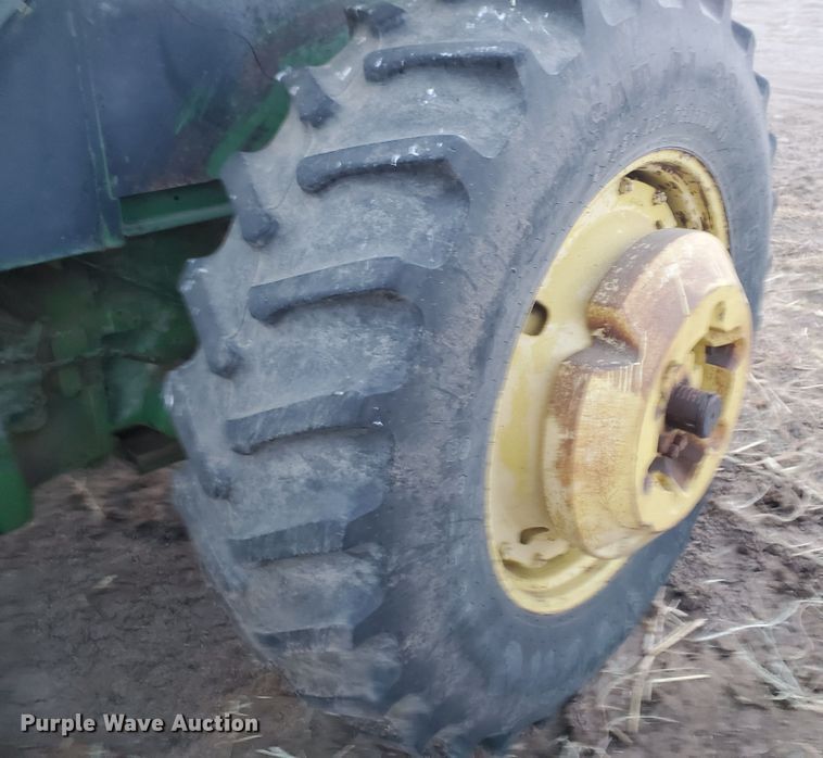 image for item HW9633 1976 John Deere 4630  tractor