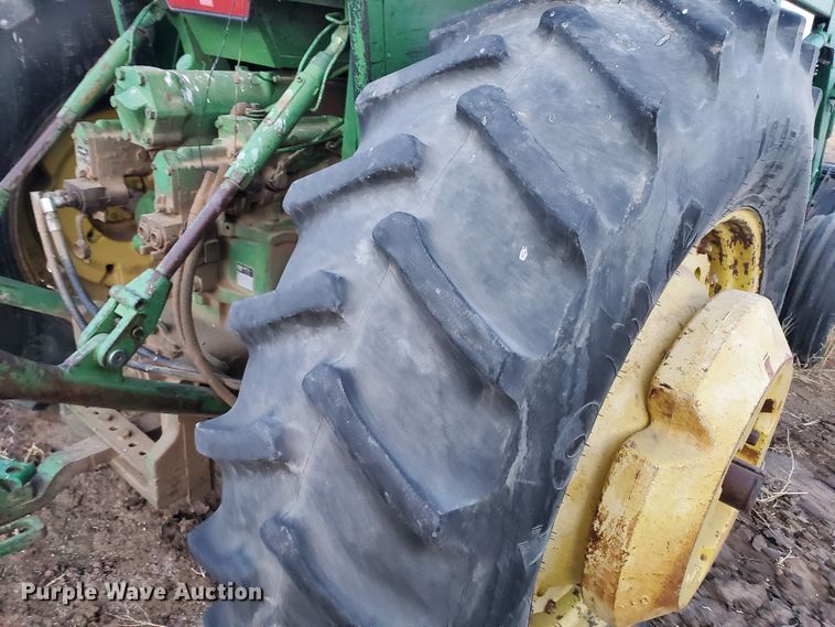 image for item HW9633 1976 John Deere 4630  tractor