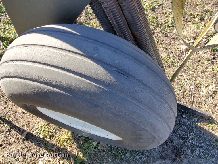 image for item HW9663 Hesston 1170 Hydroswing carriage