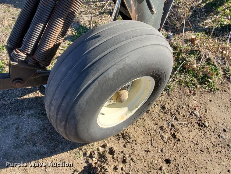 image for item HW9663 Hesston 1170 Hydroswing carriage