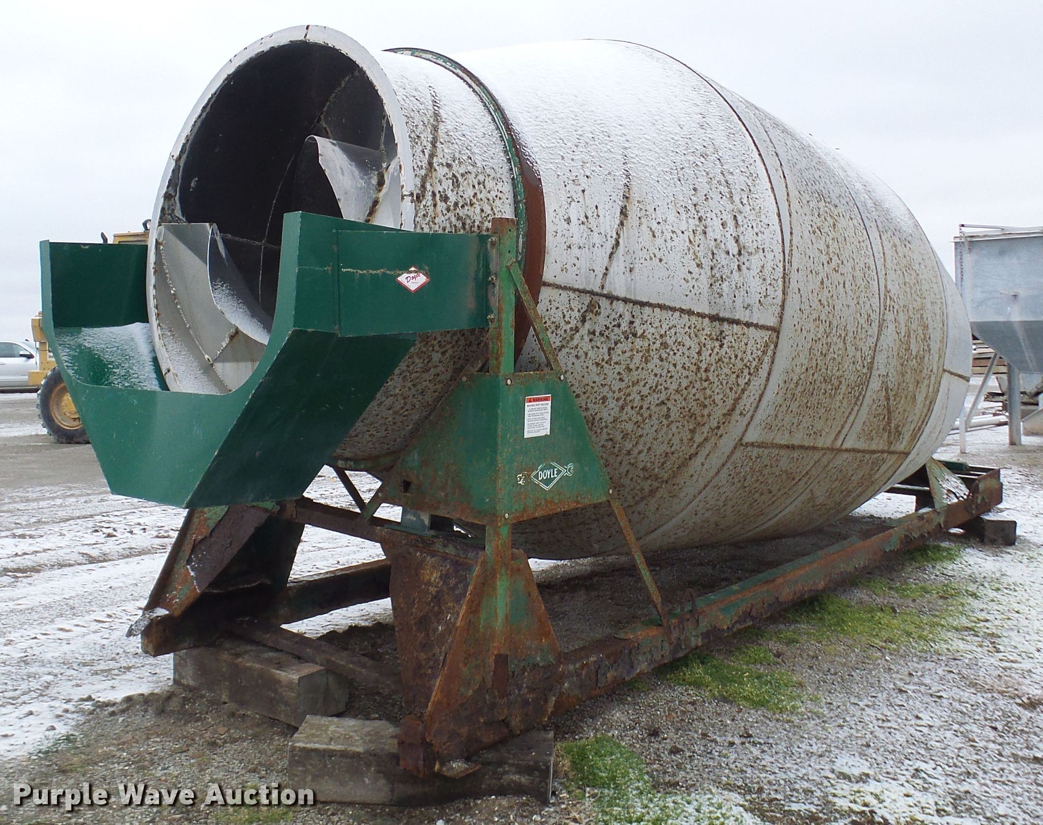 Doyle fertilizer rotary blender in Marshall, MO Item DC2782 sold
