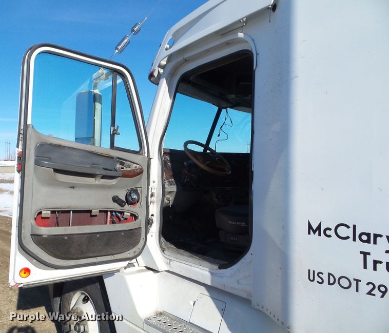 image for item DA7057 1997 Freightliner FLC120  semi truck