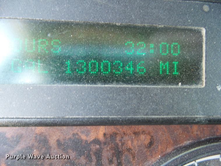 image for item DA7057 1997 Freightliner FLC120  semi truck